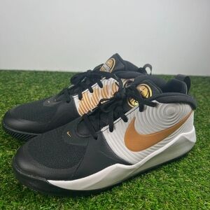 Nike Boy’s Black, White & Gold Basketball Sneakers Size 6.5 Or Womens Size 8